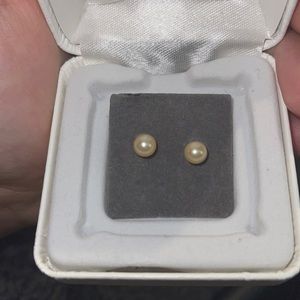 Pearl earrings